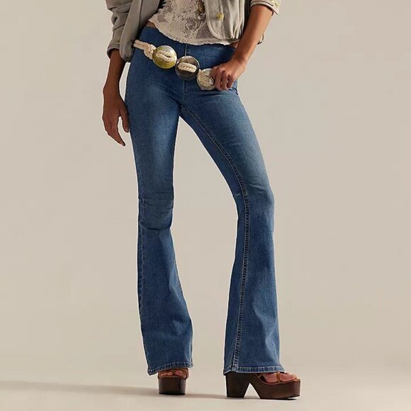 Free People We the Free Penny Pull-On Flare Jeans Size 30 - Picture 2 of 14